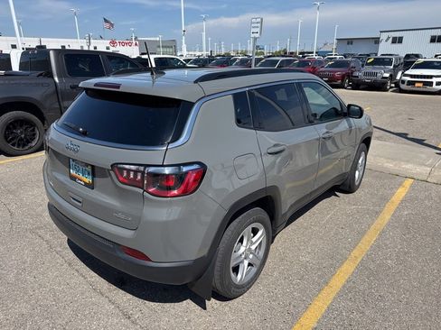Certified 2023 Jeep Compass Latitude w/ Convenience Group AWD/4WD image 4