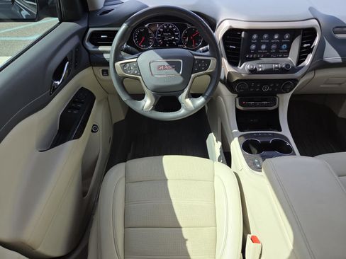 Used 2021 GMC Acadia Denali w/ Denali Technology Package FWD image 6