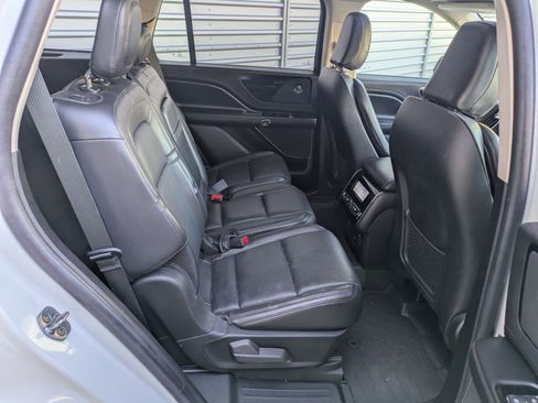 Used 2022 Lincoln Aviator Reserve w/ Elements Package Plus image 33