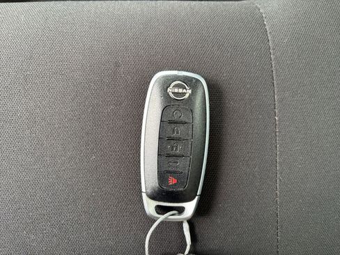 Used 2025 Nissan Rogue SV FWD image 27