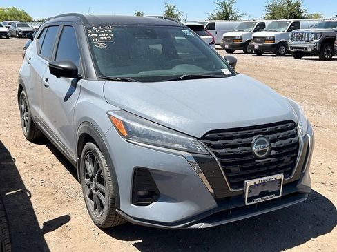 Used 2021 Nissan Kicks SR w/ SR Premium Package FWD image 2