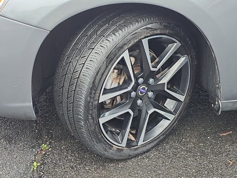 Used 2018 Volvo S60 T5 Dynamic w/ Vision Package image 30