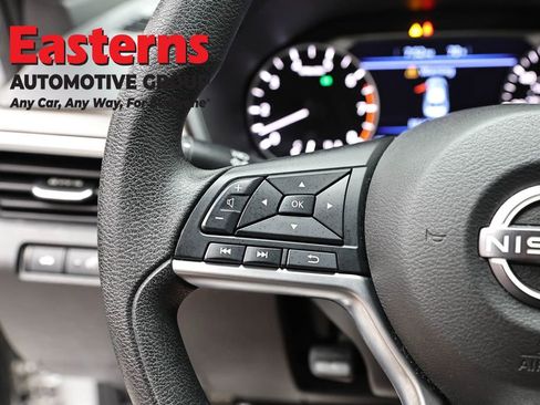 Used 2023 Nissan Altima 2.5 SV FWD image 15