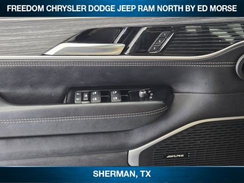 Used 2024 Jeep Wagoneer L Series II w/ Flexible Seating Group AWD/4WD image 17