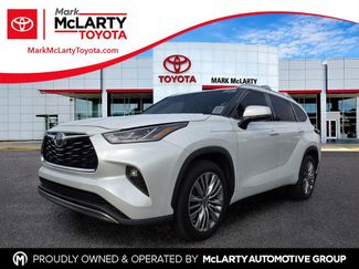 Used 2022 Toyota Highlander Platinum FWD video 1
