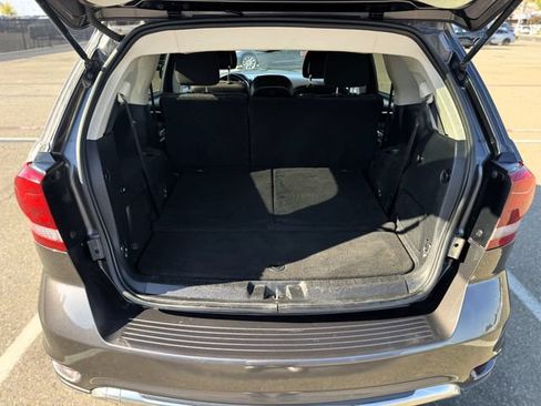 Used 2017 Dodge Journey Crossroad FWD image 12