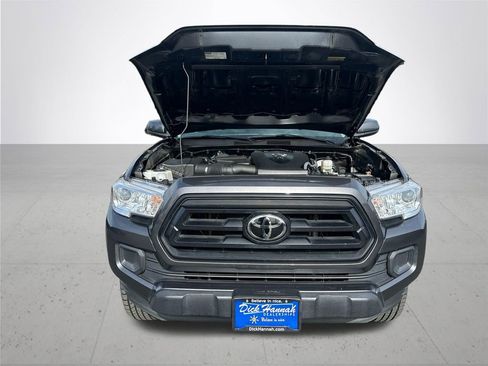 Used 2022 Toyota Tacoma SR AWD/4WD image 4