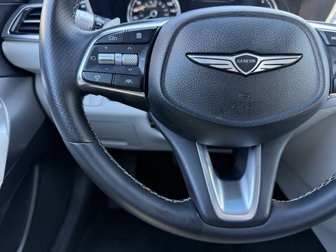 Used 2025 Genesis G70 2.5T image 25