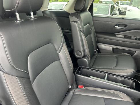 Used 2022 Nissan Pathfinder SL w/ SL Premium Package FWD image 46