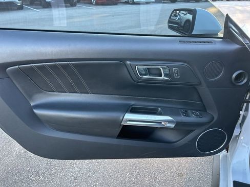 Used 2016 Ford Mustang GT Premium image 14