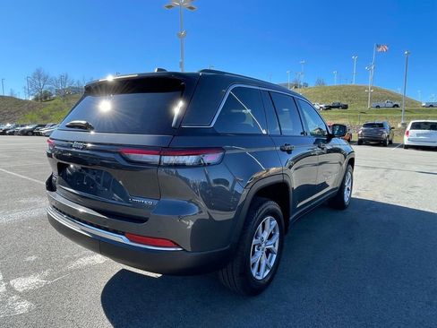 Certified 2022 Jeep Grand Cherokee Limited image 4