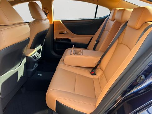 New 2025 Lexus ES 350 w/ Premium Package image 8