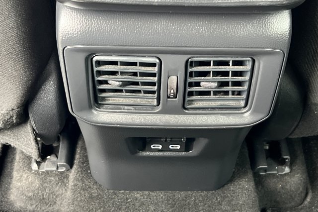 Used 2025 Toyota RAV4 XLE AWD/4WD image 16