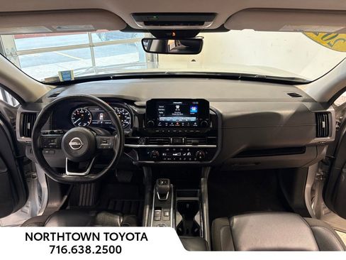Used 2023 Nissan Pathfinder SL w/ Black Appearance Package AWD/4WD image 6