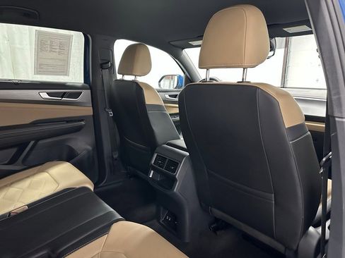 Used 2025 Volkswagen Atlas Cross Sport SE image 54