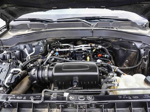 Used 2021 Ford Explorer XLT w/ Equipment Group 202A image 27