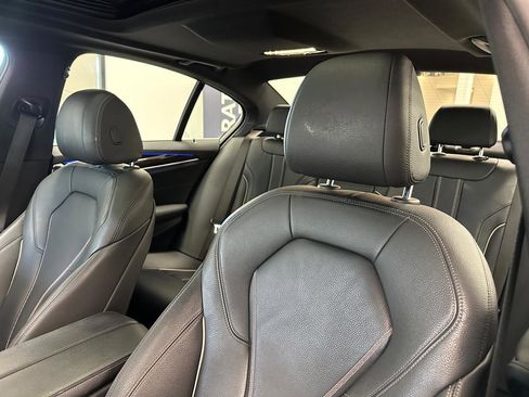 Used 2019 BMW 530i w/ Convenience Package RWD image 18