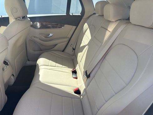 Used 2017 Mercedes-Benz GLC 300 4MATIC image 14