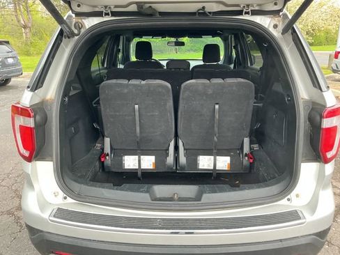 Used 2018 Ford Explorer XLT w/ Equipment Group 201A AWD/4WD image 21