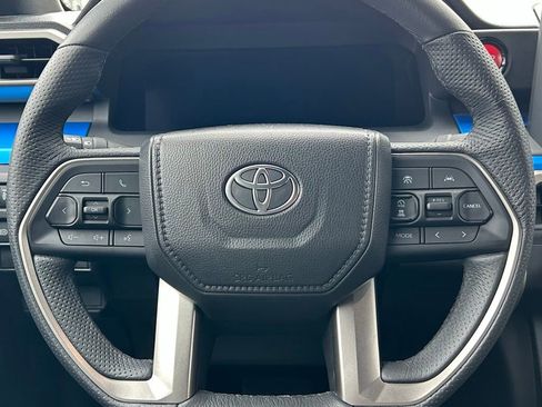 Certified 2025 Toyota Tacoma TRD Off-Road AWD/4WD image 18