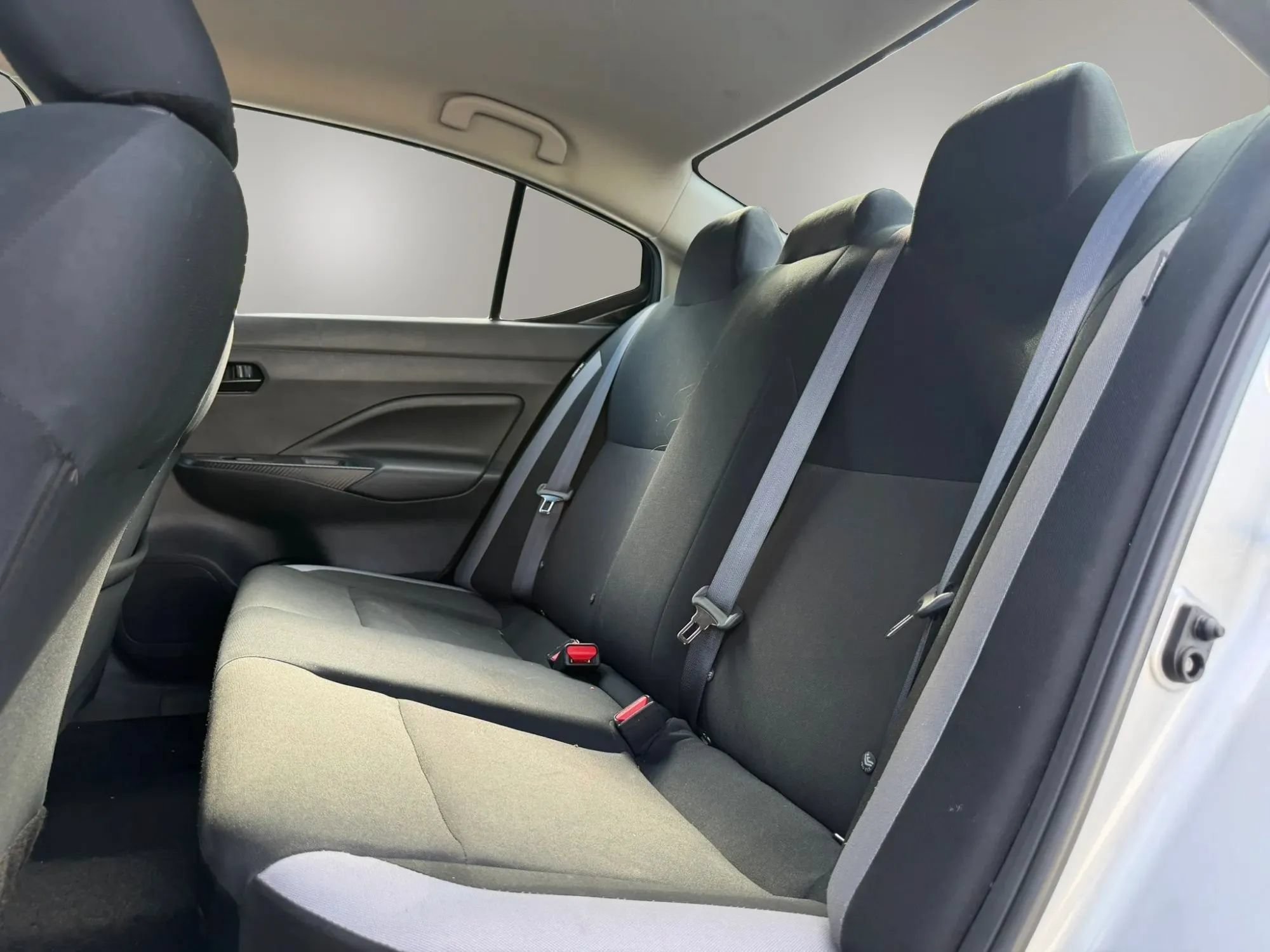 Used 2025 Nissan Versa S FWD image 11