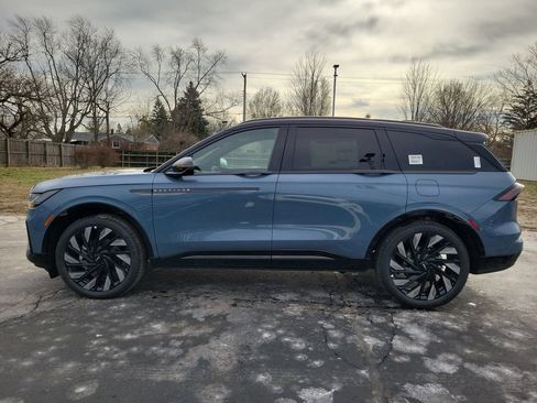 New 2026 Lincoln Nautilus Reserve image 7