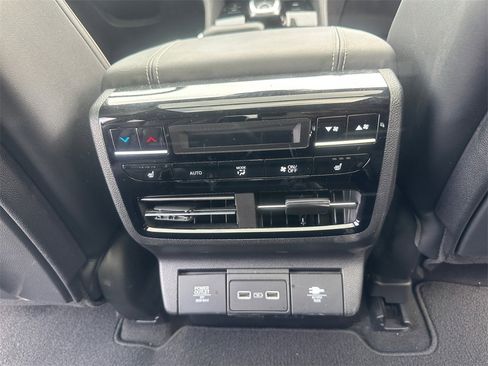 Used 2023 Acura MDX SH-AWD w/ Advance Package image 20