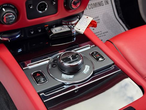 Used 2020 Rolls-Royce Wraith RWD image 44