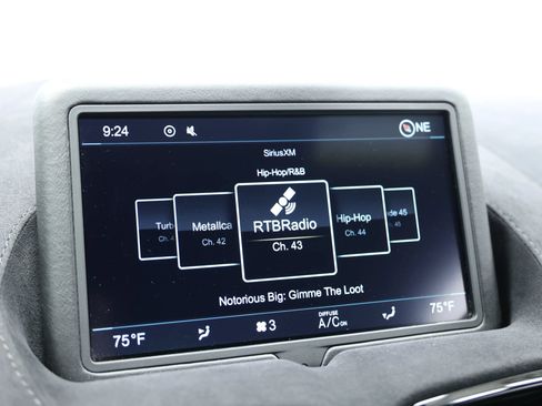 Used 2020 Aston Martin V8 Vantage Coupe RWD image 32