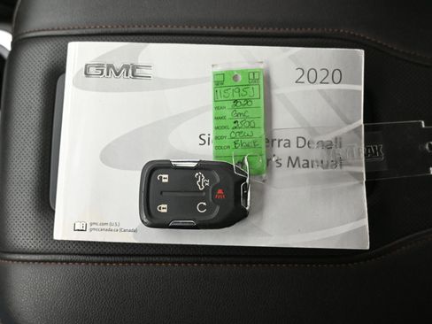 Used 2020 GMC Sierra 2500 AT4 w/ AT4 Premium Package image 19