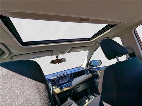 Used 2016 Toyota RAV4 XLE image 11