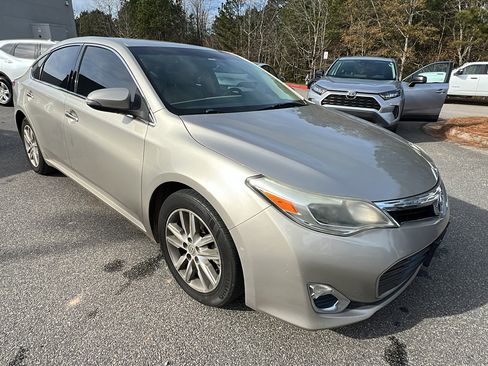 Used 2014 Toyota Avalon XLE image 5