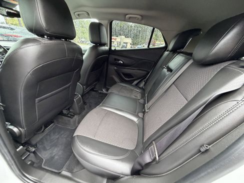 Used 2020 Buick Encore Preferred image 10