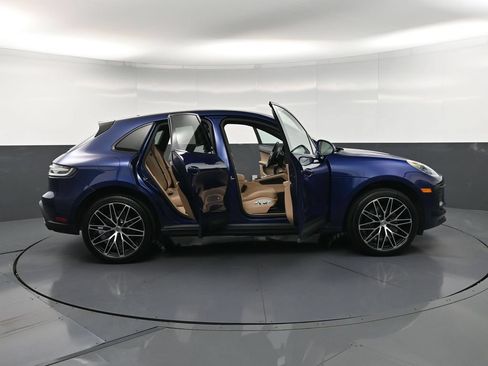 Certified 2026 Porsche Macan AWD/4WD image 34
