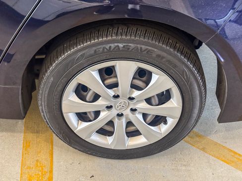 Used 2023 Toyota Corolla LE w/ Carpet Mat Package (TMS) FWD image 12