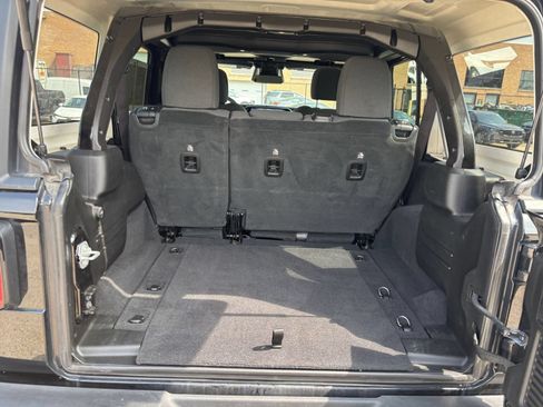 Used 2025 Jeep Wrangler Unlimited Sport AWD/4WD image 30
