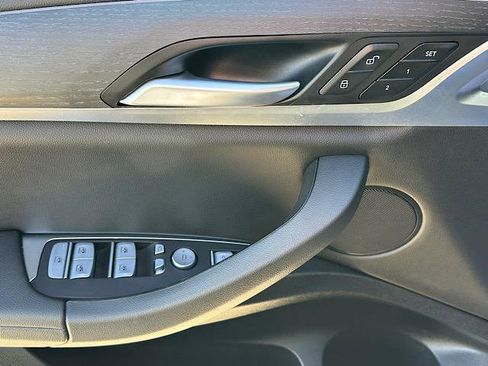 Used 2023 BMW X4 xDrive30i image 17