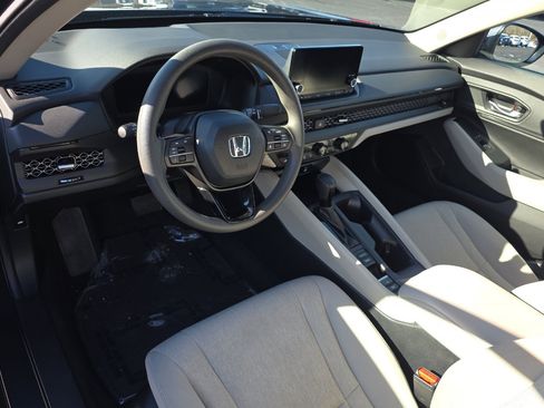 Used 2024 Honda Accord EX image 9