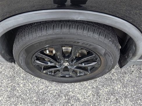 Used 2017 Nissan Rogue SV w/ Midnight Edition Package image 18