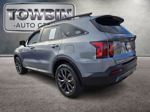 Certified 2023 Kia Sorento X-Line EX image 7