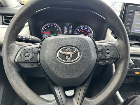 Certified 2020 Toyota RAV4 XLE image 16
