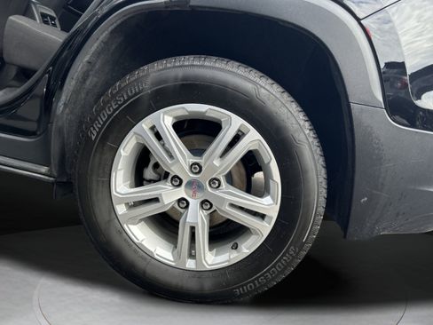 Used 2024 GMC Terrain SLE image 27