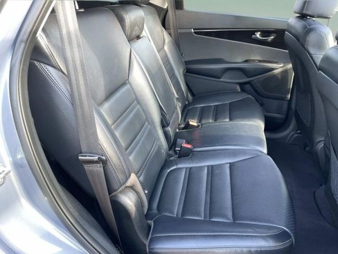 Used 2020 Kia Sorento EX FWD image 16