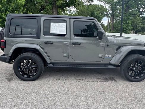 Used 2023 Jeep Wrangler Unlimited Sahara w/ Cold Weather Group AWD/4WD image 3