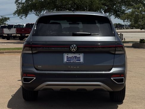 New 2025 Volkswagen Taos SE FWD image 6
