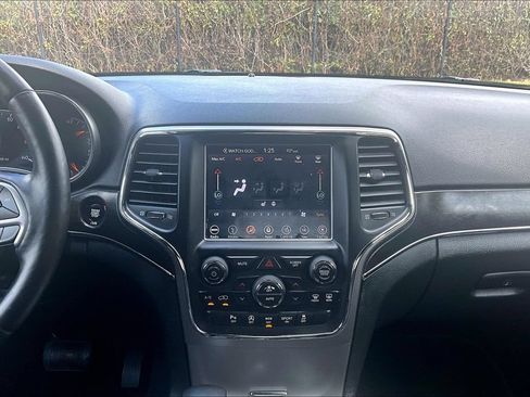 Used 2018 Jeep Grand Cherokee Limited AWD/4WD image 41