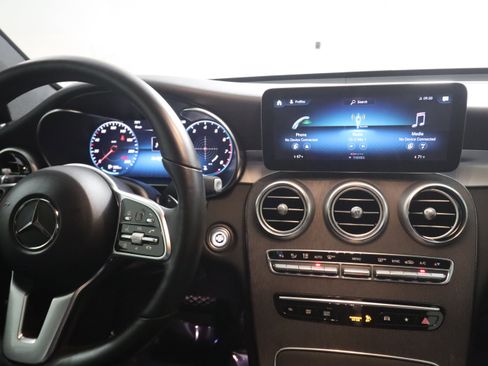 Used 2022 Mercedes-Benz GLC 300 4MATIC image 17