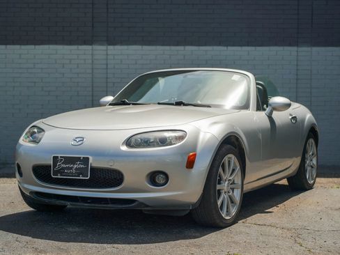 Used 2008 MAZDA MX-5 Miata Grand Touring w/ Premium Pkg RWD image 1