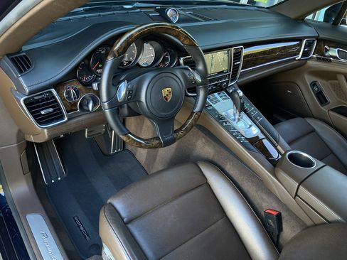 Used 2016 Porsche Panamera 4S w/ Premium Package Plus image 22
