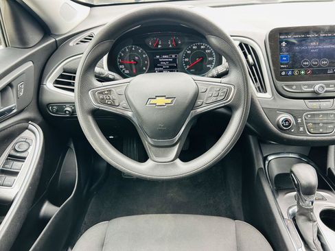 Used 2024 Chevrolet Malibu LT FWD image 12